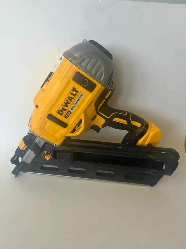 DEWALT 20V Brushless Cordless Framing Nailer (33070247)