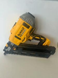 DEWALT 20V Brushless Cordless Framing Nailer (33070247)