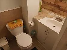 All Incl. Studio With Private Washroom Near Univ. and Airport! - Photo 6