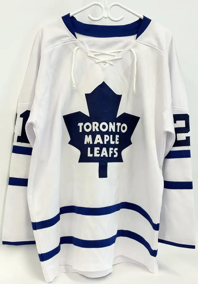 Toronto Maple Leafs Van Riemsdyk #21 Signed Jersey  Authenticity