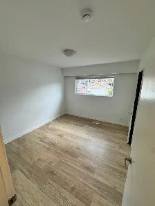 Sunny and spacious top level apartment near Riley Park! - Photo 5