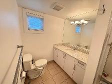 Sunny and spacious top level apartment near Riley Park! - Photo 7