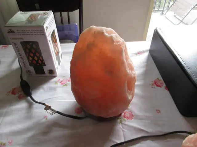 Natural  healing  salt light lamps