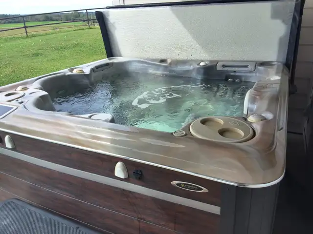 Hydropool Spa Hot Tub