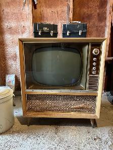 Antique Televisions - Photo 8