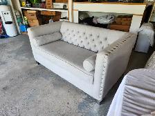 Very clean couch. - Photo 5