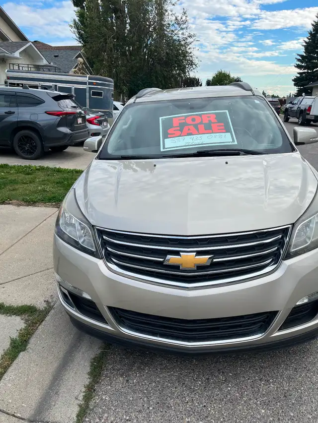 2017 Chevrolet Traverse LT - SUV - 8 Passenger - 173, 000KM