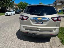 2017 Chevrolet Traverse LT - SUV - 8 Passenger - 173, 000KM - Photo 4