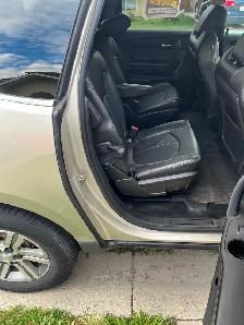 2017 Chevrolet Traverse LT - SUV - 8 Passenger - 173, 000KM - Photo 8