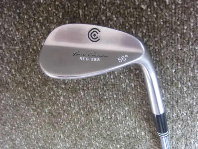 MINT CLEVELAND 52/56/60 RH WEDGE SET