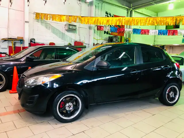 GARANTIE 1 AN/ MAZDA 2 GX/ BAS KILOMÉTRAGE/ AIR CLIMATISÉ/ UN PE