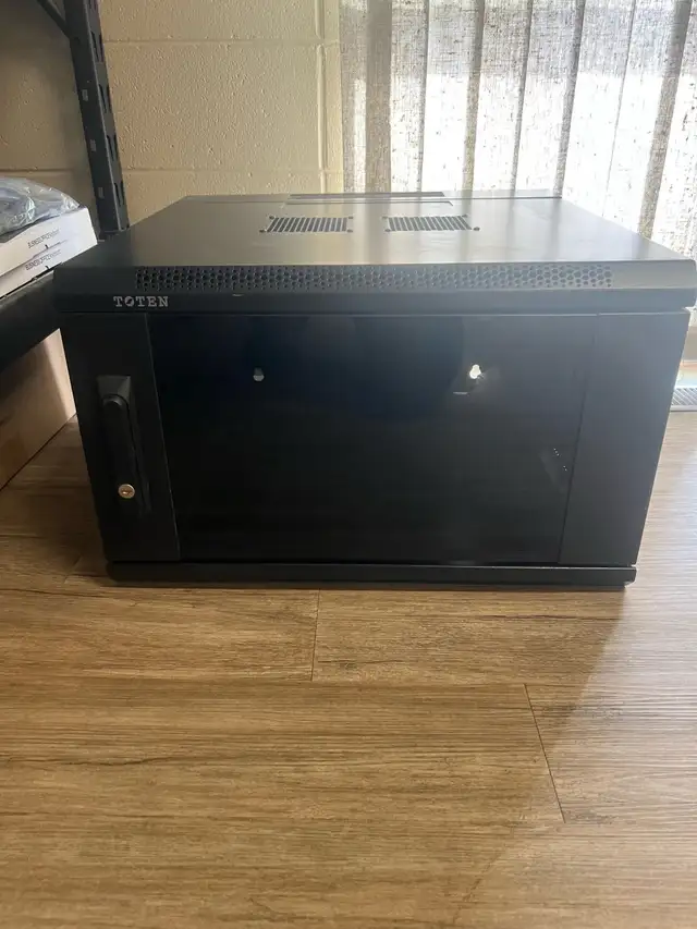 Toten 6U Mountable Server Rack