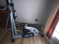 EXERCISEUR.   MARCHEUR