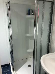 Room for rent detached house rented by females. - Photo 4