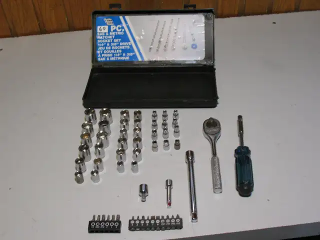 60 Piece Socket and Screwdriver Set
