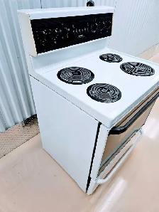 Frigidaire Electric Range - Photo 3