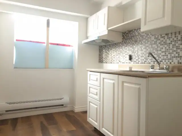 Studio Apartment for Rent – Next to  Plamondon Metro