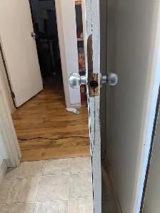 cracked door frames- 'selling', Free estimate.fixed we do or - Photo 5