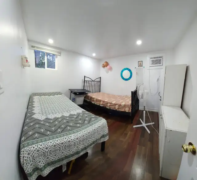 Furnished Sharing  Room,  Main floor Downtown Brampton - OCT 01