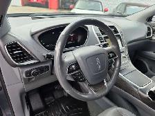 2019 Lincoln Nautilus Reserve AWD Nav / Sunroof / LTH / Rear Ca - Photo 17