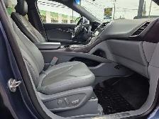 2019 Lincoln Nautilus Reserve AWD Nav / Sunroof / LTH / Rear Ca - Photo 25