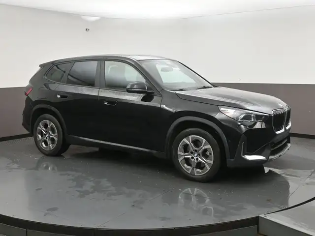 2025 BMW X1 XDRIVE AWD | LEATHER | HEATED SEATS | SUNROOF | APPL