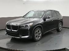 2025 BMW X1 XDRIVE AWD | LEATHER | HEATED SEATS | SUNROOF | APPL - Photo 3