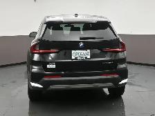 2025 BMW X1 XDRIVE AWD | LEATHER | HEATED SEATS | SUNROOF | APPL - Photo 37
