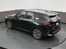 2025 BMW X1 XDRIVE AWD | LEATHER | HEATED SEATS | SUNROOF | APPL - Photo 52