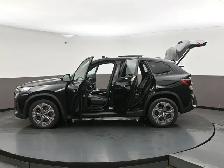 2025 BMW X1 XDRIVE AWD | LEATHER | HEATED SEATS | SUNROOF | APPL - Photo 60