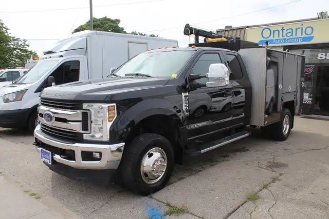 2019 Ford F-350 XLT 4WD Diesel Crane Service body