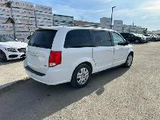 2016 Dodge Grand Caravan SXT Stow n Go - Photo 4