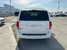 2016 Dodge Grand Caravan SXT Stow n Go - Photo 5