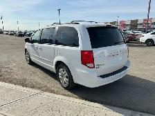 2016 Dodge Grand Caravan SXT Stow n Go - Photo 6