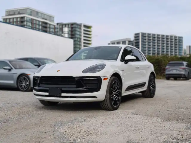 2023 Porsche Macan T 4dr SUV