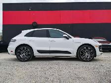 2023 Porsche Macan T 4dr SUV - Photo 4