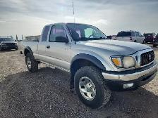 2004 Toyota Tacoma - Photo 2