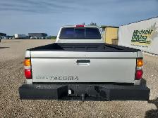 2004 Toyota Tacoma - Photo 6