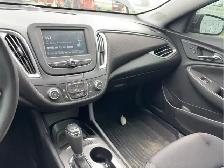 2018 Chevrolet Malibu - Photo 12