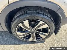 2024 Volvo XC40 Ultimate Bright Theme | B5 | LEATHER SEATS - Photo 19