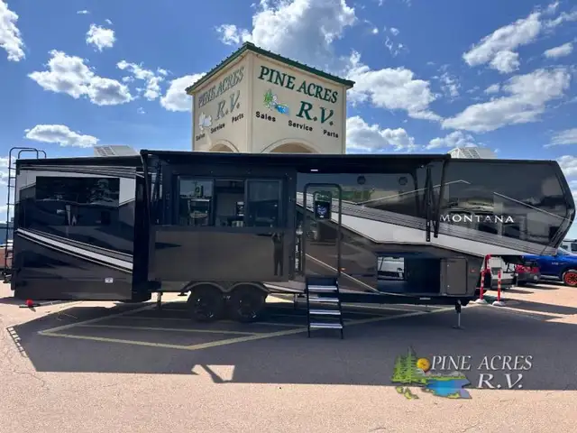 2025 Keystone RV Montana 3532SP Side Power Patio !