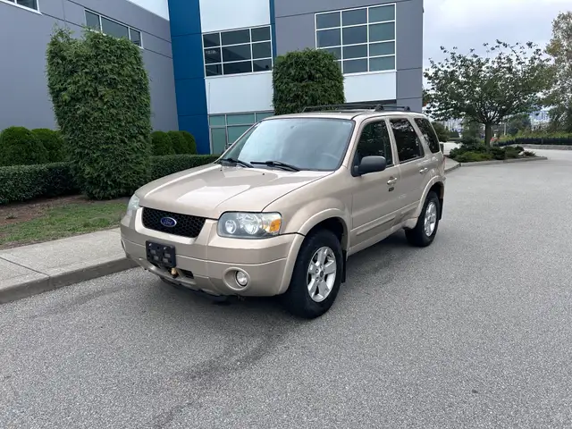 2007 FORD ESCAPE 4WD LEATHER INTERIOR A/C!