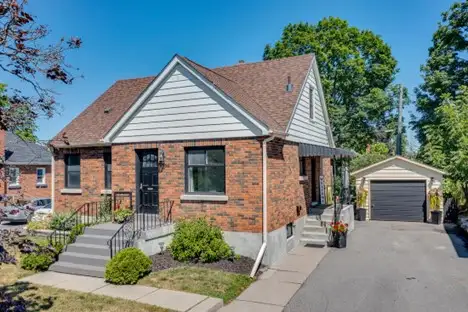 4 Bedroom House - Main Level Available now