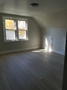 4 Bedroom House - Main Level Available now - Photo 9