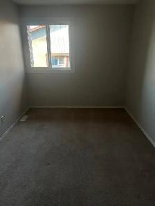 3 Bed 1 Bath Unit in Edmonton, AB - Photo 2