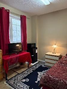 Available now room for rent female only - Photo 2