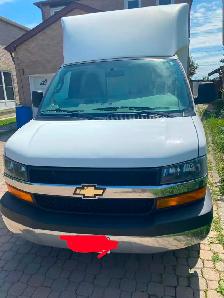 2019 Chevrolet Cutaway Van - Photo 4