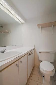 one bedroom apartment near Concordia - Lease Transfer - Photo 4