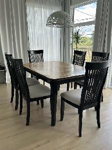 Ensemble table et chaises salle à manger