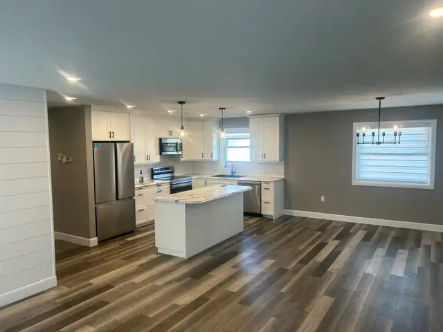 Beautiful Upper Apartment